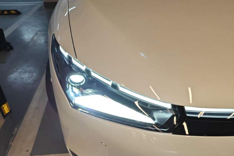 Used XPeng P5 2023 Smart Drive Edition Right Front Headlight