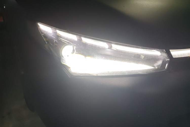 Used XPeng P5 2024 500 Pro Edition Right Front Headlight