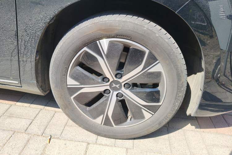 Used XPeng P5 2024 500 Plus Edition Right Front Wheel Hub