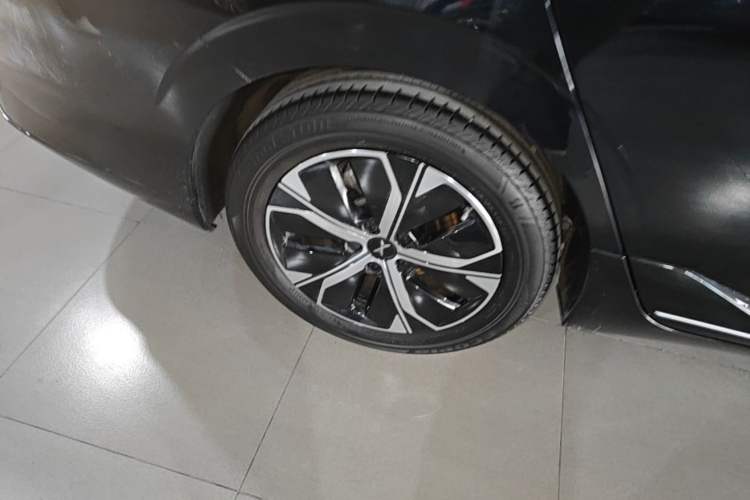 Used XPeng P5 2024 500 Plus Edition Right Rear Wheel Hub