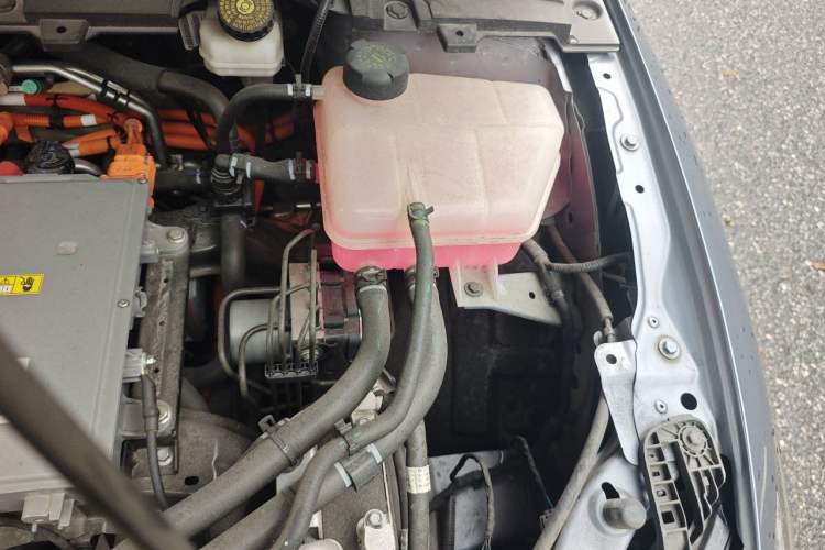 Used XPeng P5 2024 500 Pro Edition Engine Bay Left