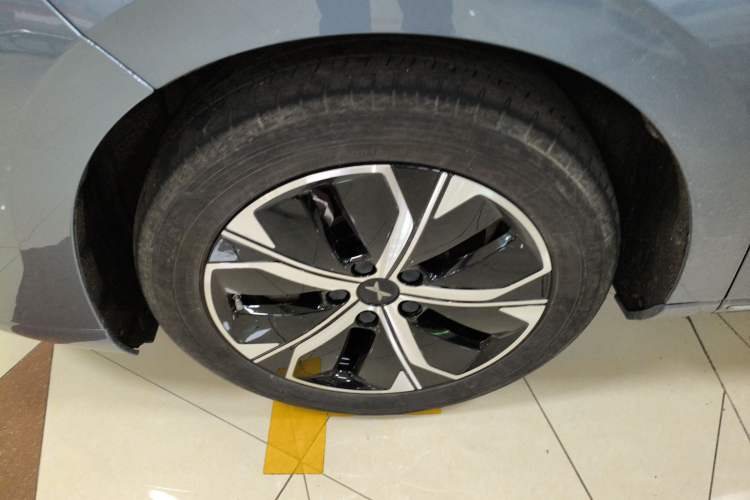 Used XPeng P5 2024 500 Smart Drive Edition Exterior 4