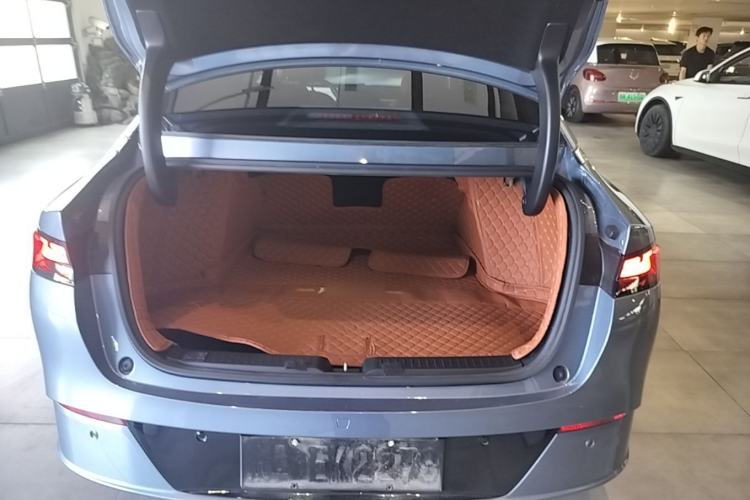 Used XPeng P5 2024 500 Pro Edition Trunk