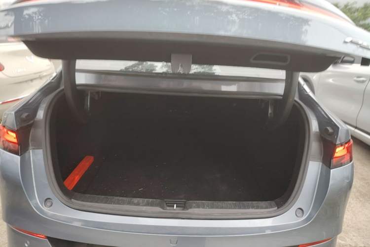 Used XPeng P5 2024 500 Plus Edition Trunk