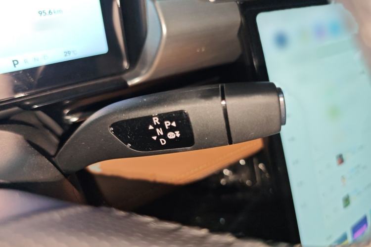 Used XPeng P5 2024 500 Pro Edition Gear Lever
