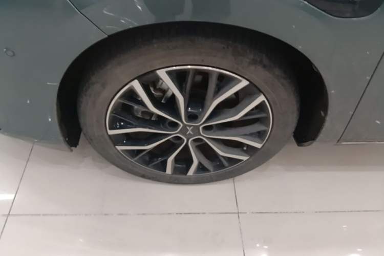 Used XPeng P5 2024 500 Pro Edition Left Front Wheel Hub