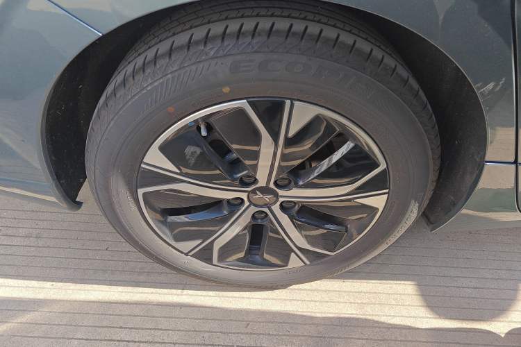 Used XPeng P5 2024 500 Plus Edition Right Rear Wheel Hub