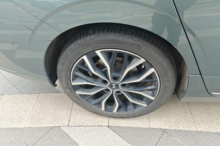 Used XPeng P5 2024 500 Pro Edition Right Rear Wheel Hub