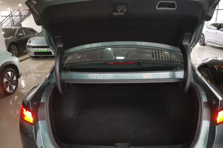 Used XPeng P5 2024 500 Pro Edition Trunk