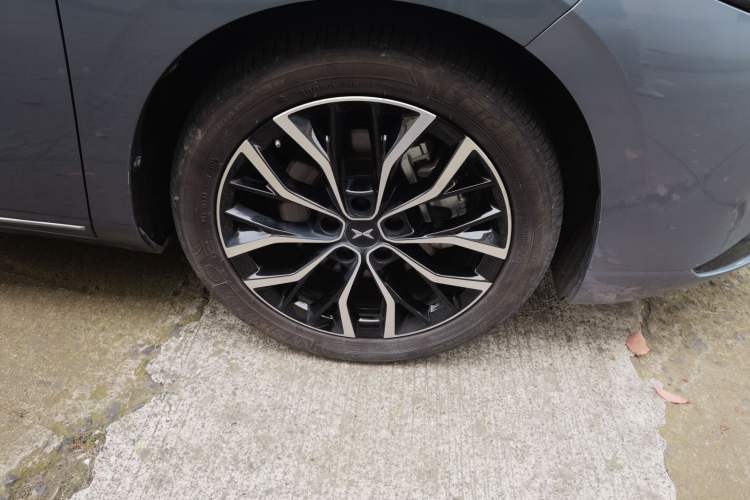 Used XPeng P5 2024 500 Plus Edition Right Front Wheel Hub