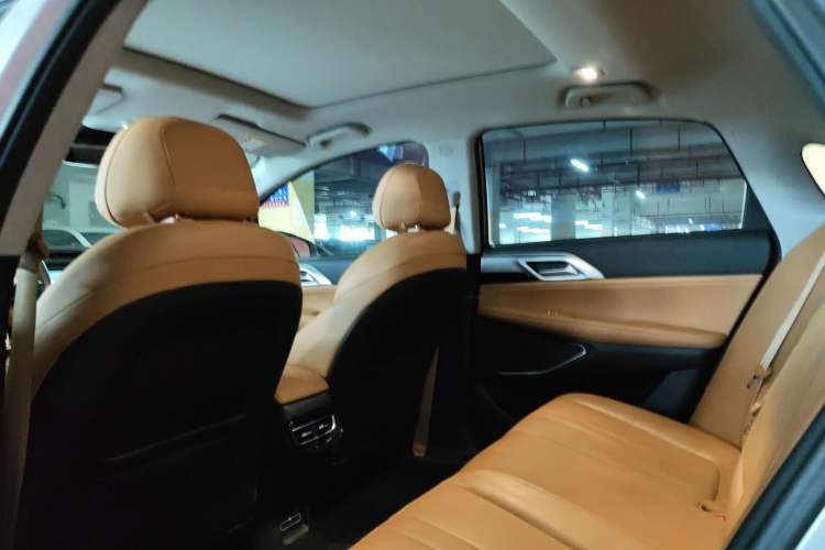 Used XPeng P5 2024 500 Pro Edition Roof