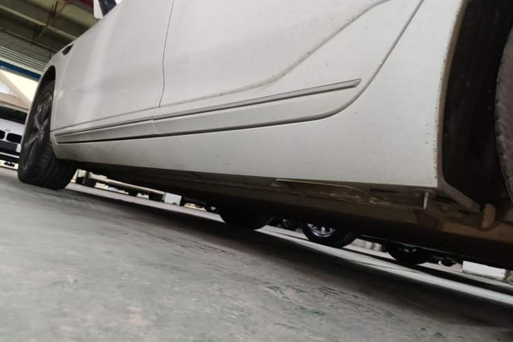 Used XPeng P5 2024 500 Pro Edition Left Side Sill