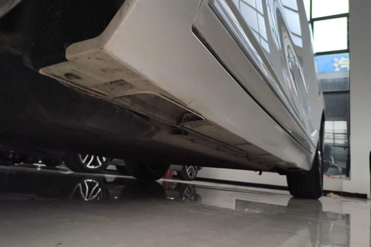 Used XPeng P5 2024 500 Pro Edition Left Side Sill