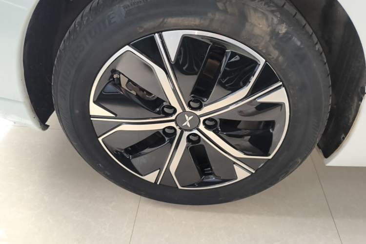 Used XPeng P5 2024 500 Pro Edition Right Rear Wheel Hub