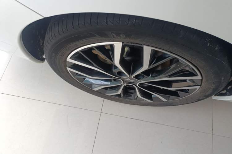 Used XPeng P5 2024 500 Smart Drive Edition Right Rear Wheel Hub