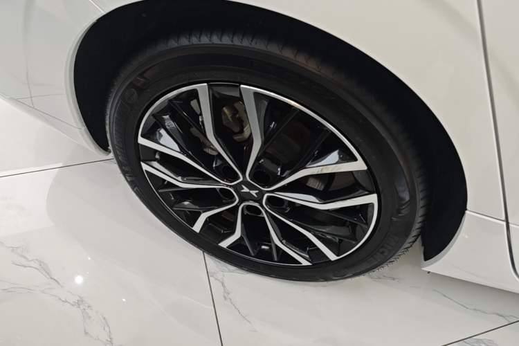 Used XPeng P5 2024 500 Pro Edition Right Rear Wheel Hub