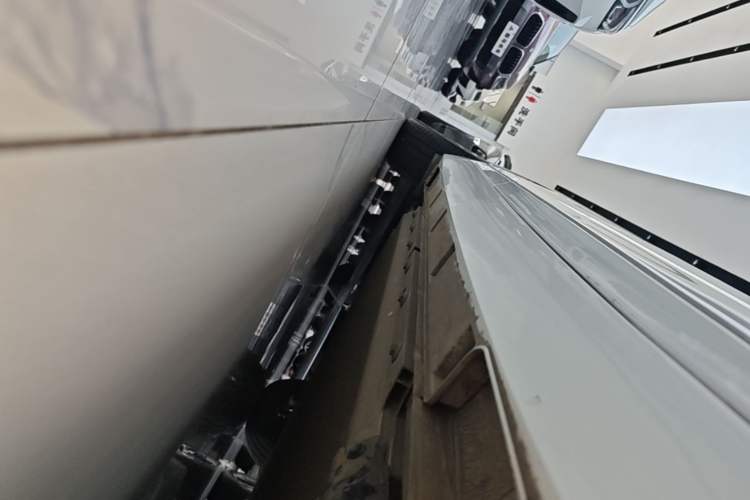 Used XPeng P5 2024 500 Pro Edition Right Side Sill