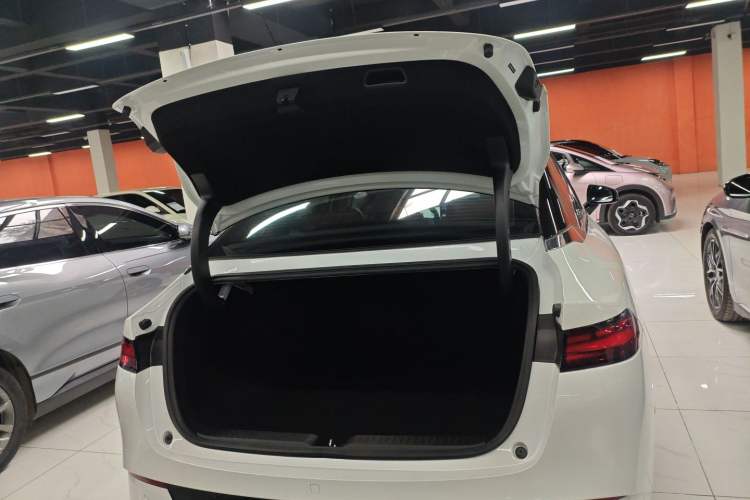Used XPeng P5 2024 500 Pro Edition Trunk