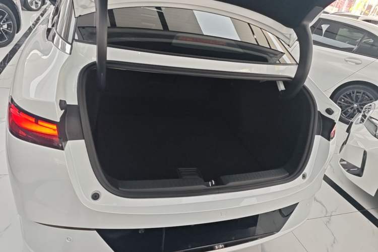 Used XPeng P5 2024 500 Pro Edition Trunk