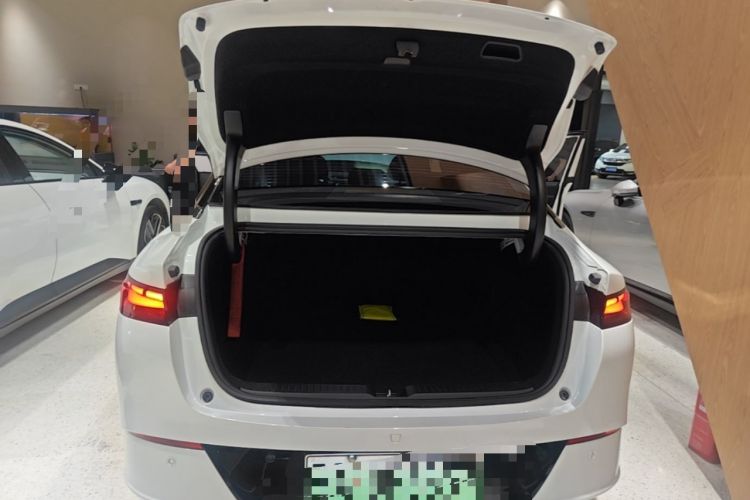 Used XPeng P5 2024 500 Plus Edition Trunk