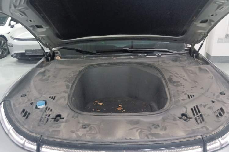 Used XPeng P7 2020 670E Engine Bay