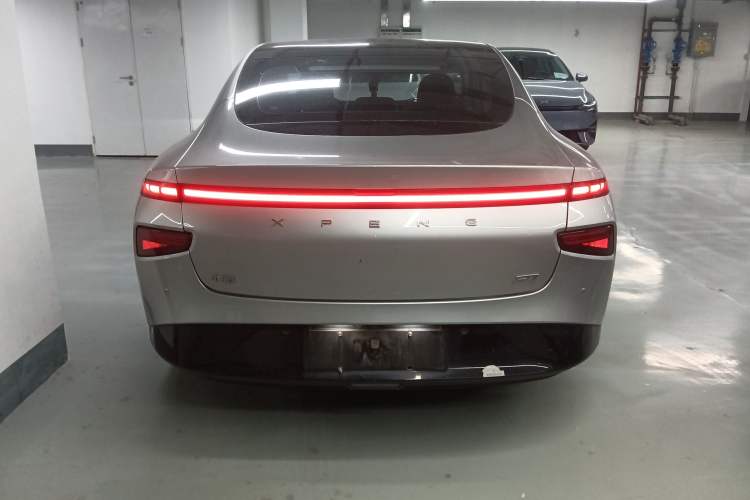 Used XPeng P7 2020 670E Exterior 4