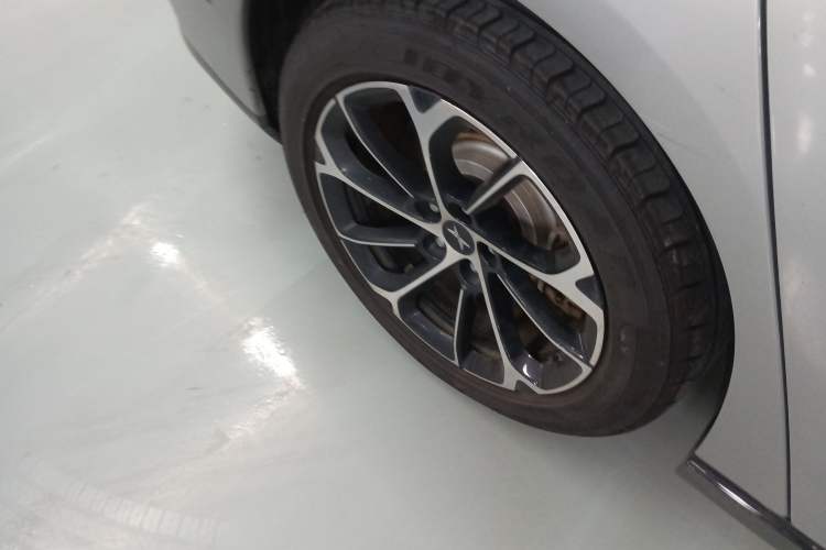 Used XPeng P7 2020 670E Exterior 8