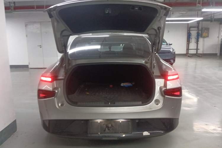 Used XPeng P7 2020 670E Trunk