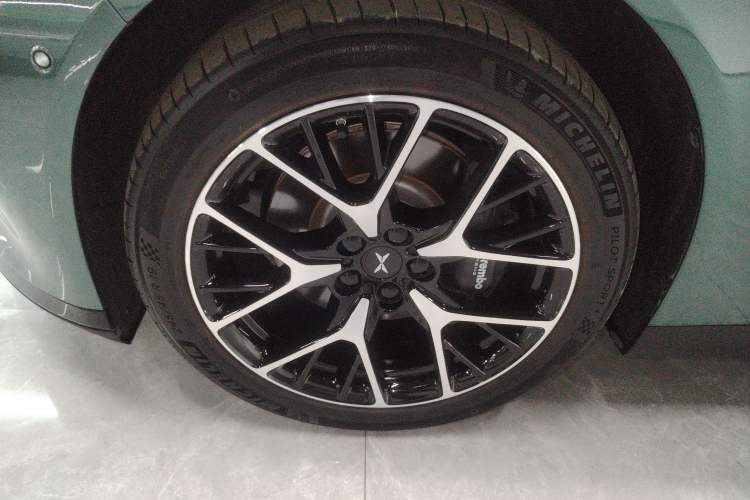 Used XPeng P7 2023 P7i 610 Max Performance Edition Left Front Wheel Hub