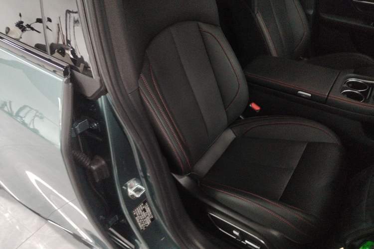 Used XPeng P7 2023 P7i 610 Max Performance Edition Right Front Seat