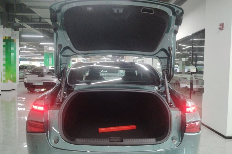 Used XPeng P7 2023 P7i 610 Max Performance Edition Trunk