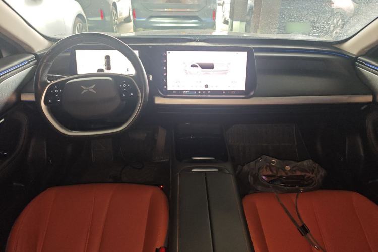 Used XPeng P7 2020 Rear-Drive Long-Range Smart Drive Version Center Console