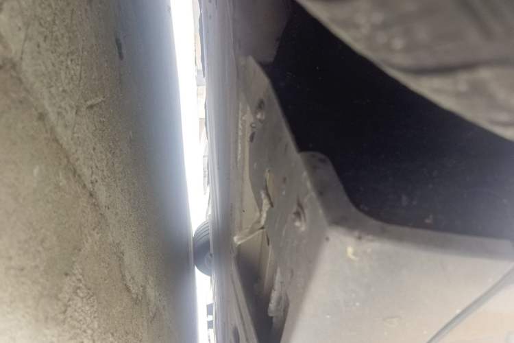 Used XPeng P7 2020 706G Chassis Front Left