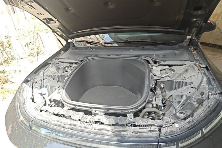 Used XPeng P7 2020 670E Engine Bay