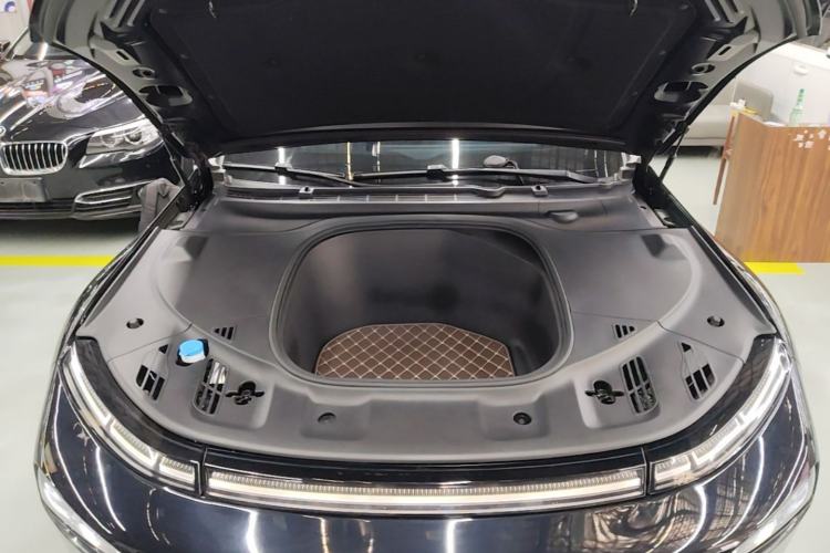 Used XPeng P7 2020 670E Engine Bay