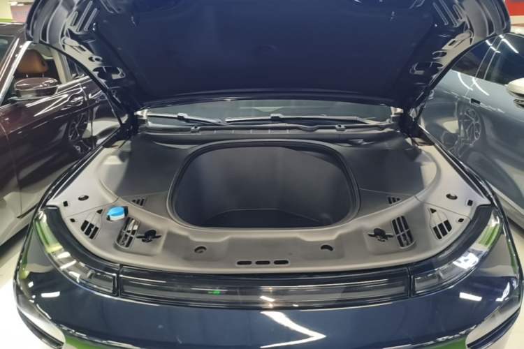 Used XPeng P7 2020 670E Engine Bay