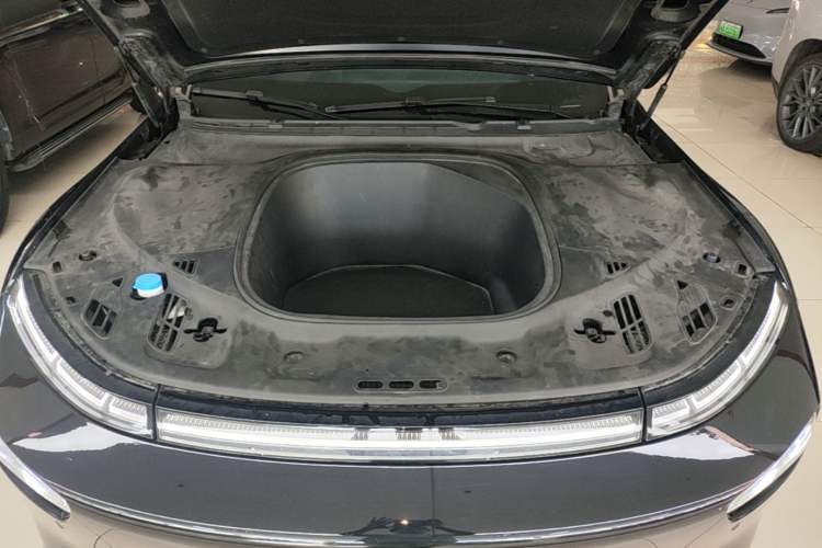 Used XPeng P7 2020 586E Engine Bay