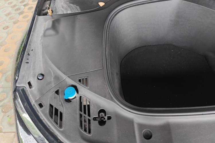 Used XPeng P7 2020 670N Engine Bay Right