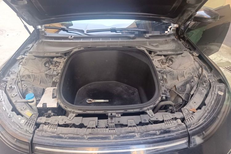 Used XPeng P7 2020 706G Engine Bay