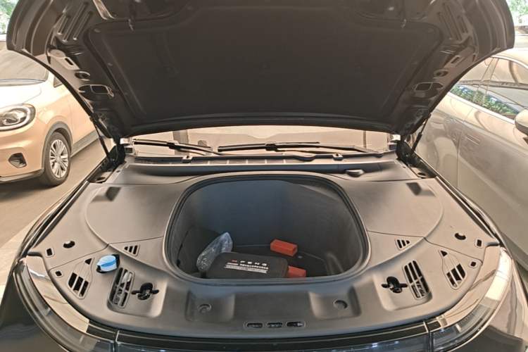 Used XPeng P7 2020 670E Engine Bay