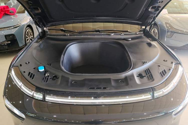 Used XPeng P7 2020 586E Engine Bay