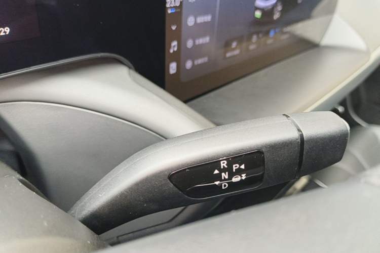 Used XPeng P7 2020 Rear-Drive Long-Range Smart Drive Version Gear Lever