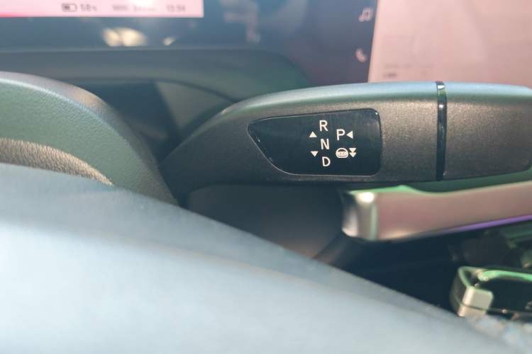 Used XPeng P7 2020 586E Gear Lever