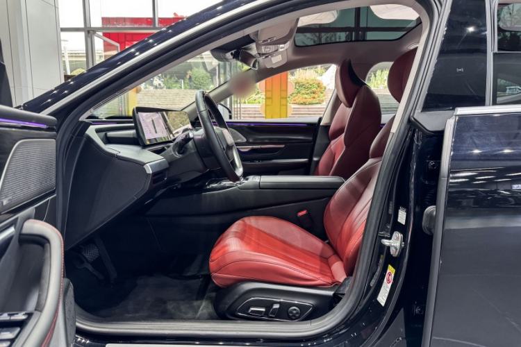 Used XPeng P7 2020 670E Interior 12