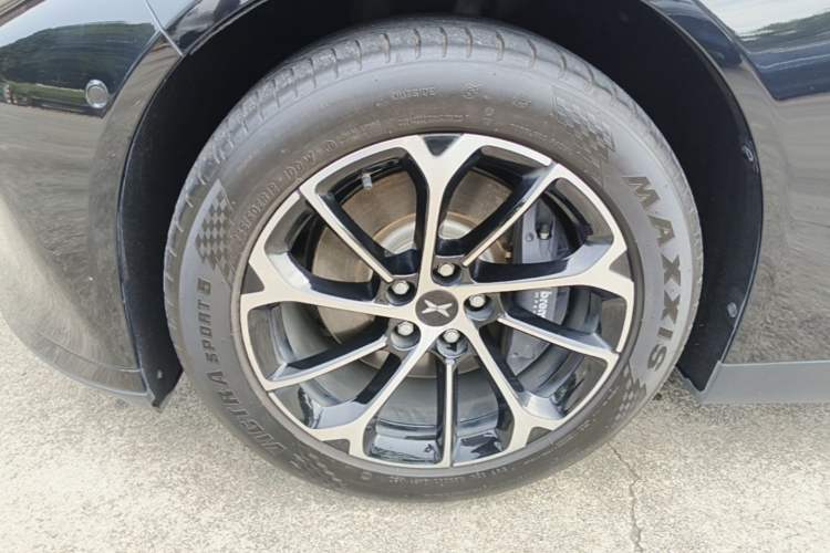 Used XPeng P7 2020 Rear-Drive Long-Range Smart Drive Version Left Front Wheel Hub