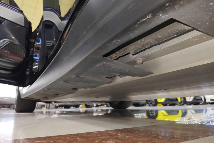Used XPeng P7 2020 586E Left Side Sill