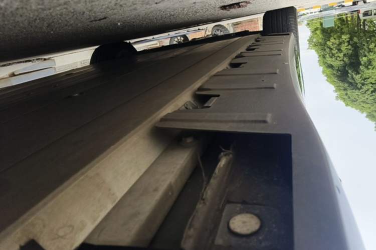 Used XPeng P7 2020 Rear-Drive Long-Range Smart Drive Version Left Side Sill