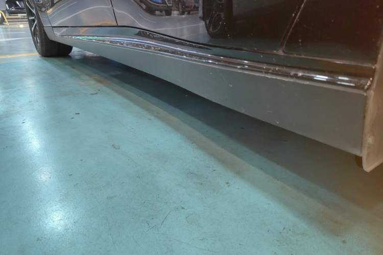 Used XPeng P7 2020 Rear-Drive Long-Range Smart Drive Version Left Side Sill