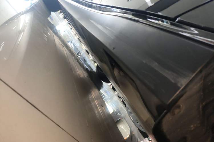Used XPeng P7 2020 586E Left Side Sill