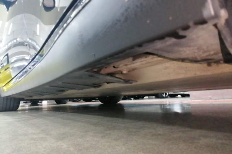 Used XPeng P7 2020 586N Left Side Sill